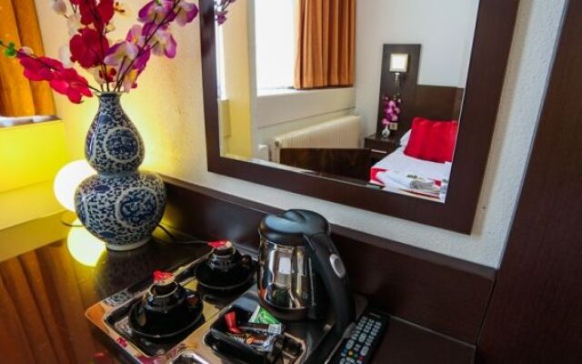 Hotel Falcon Plaza Centre