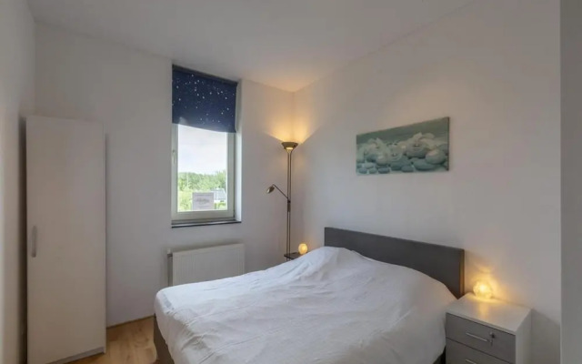 Cozy Apartment With Balcony