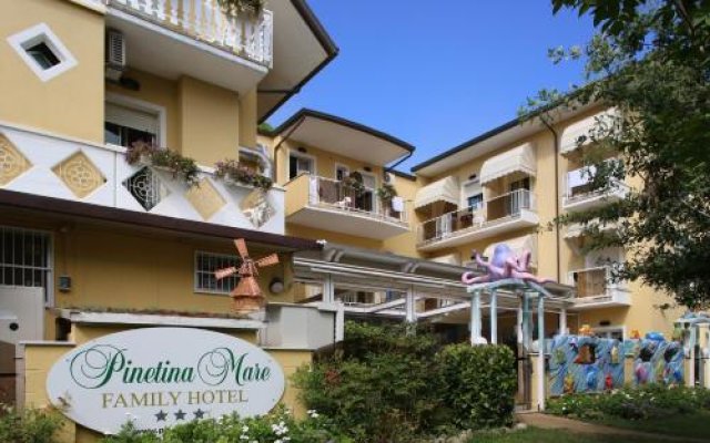 Family Hotel Pinetina Mare