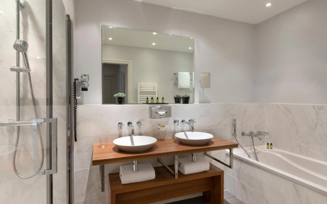 Chateau Belmont Tours by The Crest Collection (ex. Clarion Hotel Château Belmont Tours)