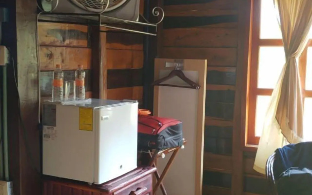 Cabanas k'iin Yéetel Há Bacalar