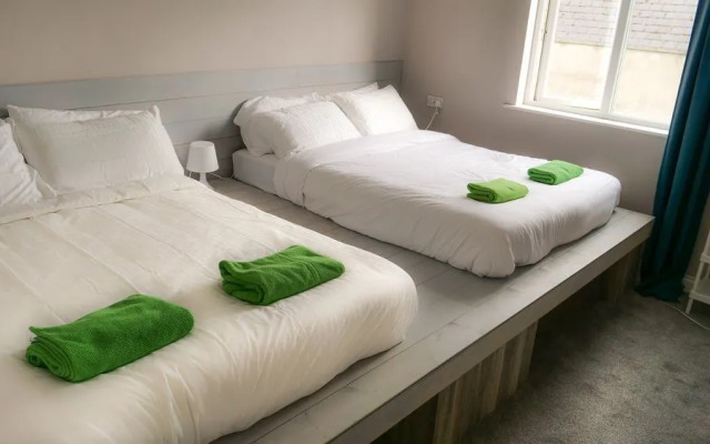 Ha'Penny Bridge Apartments