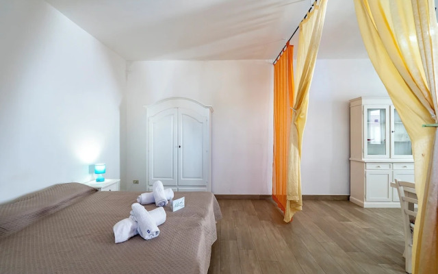 Onde Dorate in Centre, Close to Beach