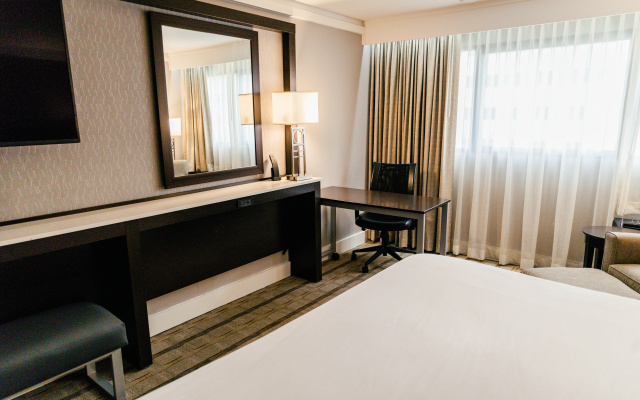 Crowne Plaza Knoxville Downtown University by IHG