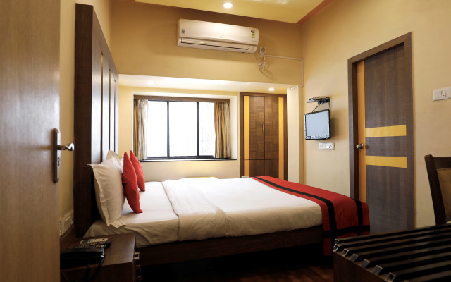 Hotel Trimoorti