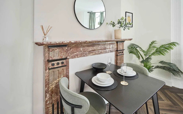 Host Stay Apartment 2 Upton House
