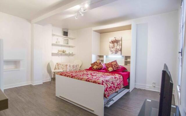 Notre Dame Apartment