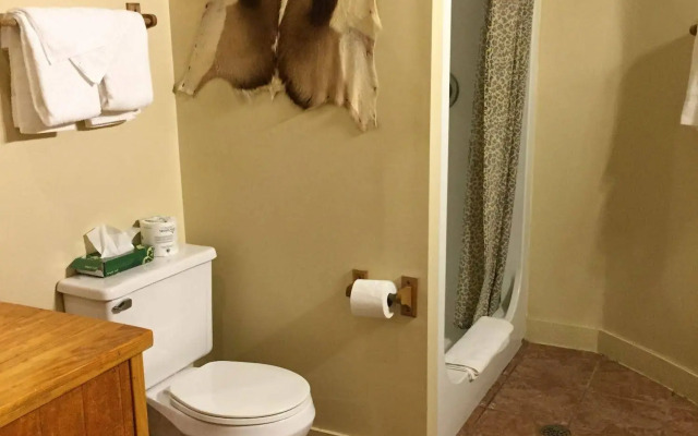 Wildwood Inn Tropical Dome & Theme Suites