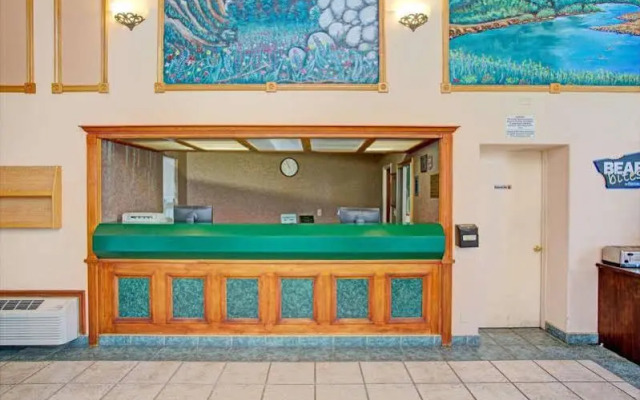 Ramada Limited Bishop