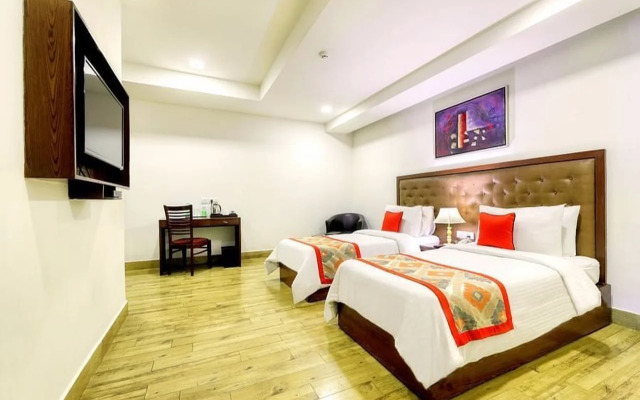 Taurus Sarovar Portico