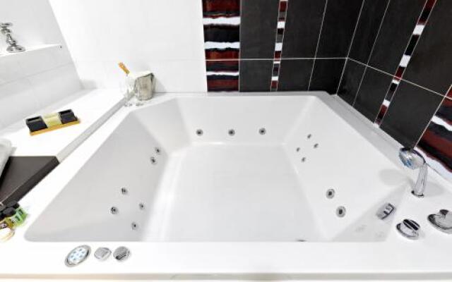 Arkadia Palace Luxury Apartments