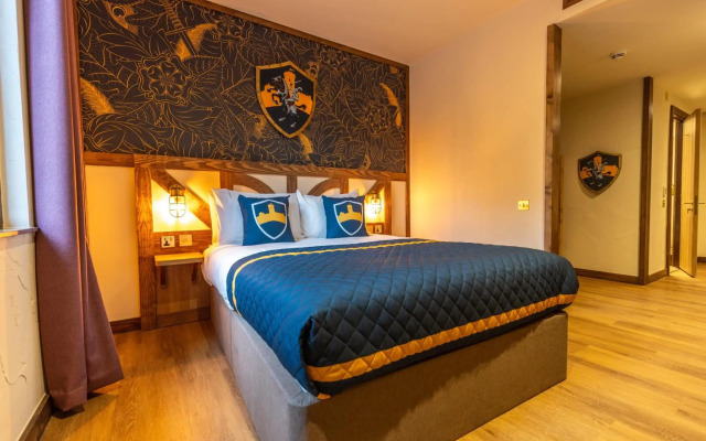 Warwick Castle Hotel and Knight's Village