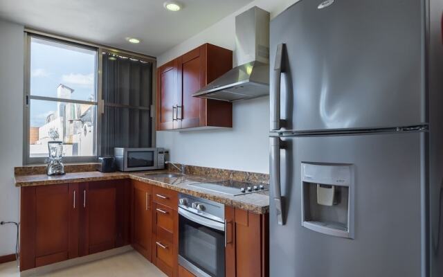 NL21 On 5th Av. 2 Bedroom Condo