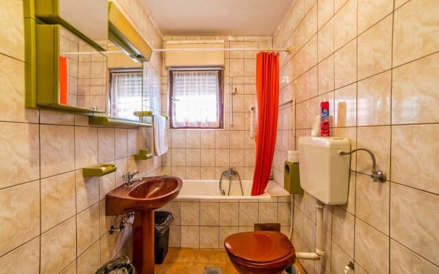 Apartments Dragutin 1063