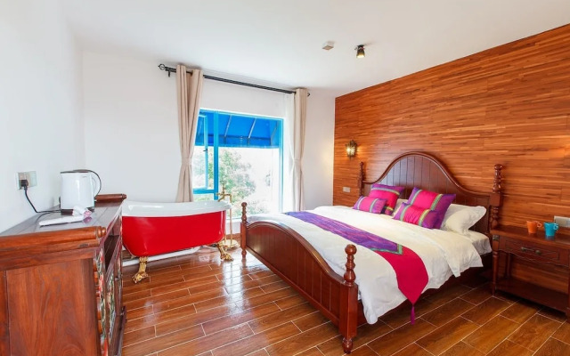 LOHAS Holiday Theme Inn
