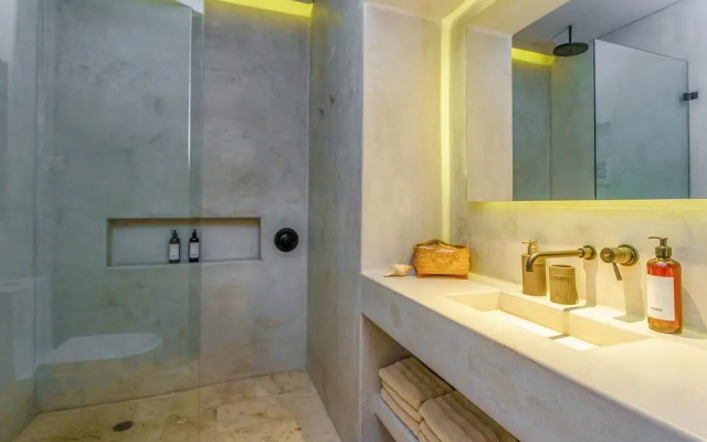 Luxury & Nature Meet Plus a Private Pool & Roof Pool