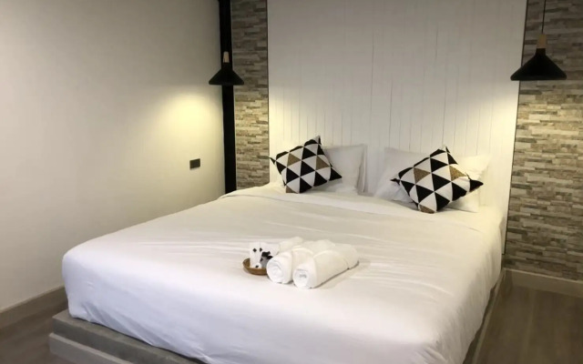 The Entaneer Poshtel - Hostel