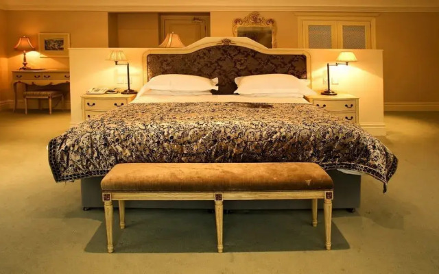 Step House Hotel
