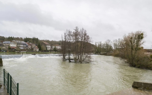 Ravishing Holiday Home in Dun-sur-meuse Near Joset Alain