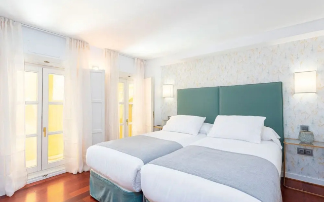 Cozy 2BD Duplex With Private Patio Plaza Nueva II Sevilla