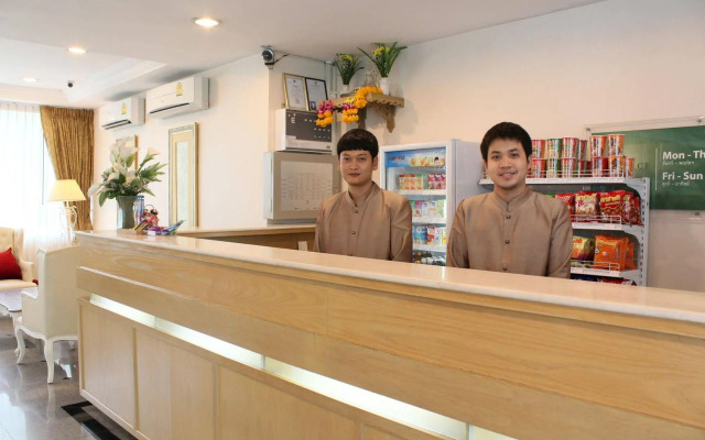 Romance Hotel Bangna (SHA Extra Plus)