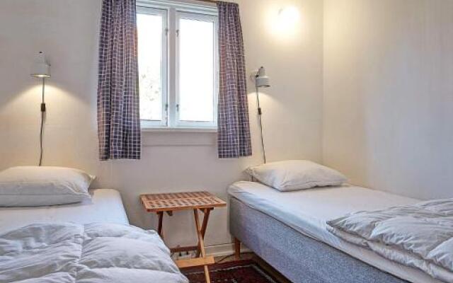 Two-Bedroom Holiday home in Svaneke 5