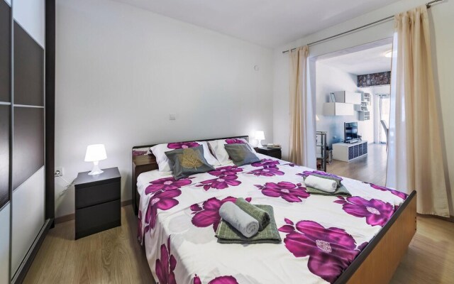 Nice Apartment in Pula With Wifi and 1 Bedrooms