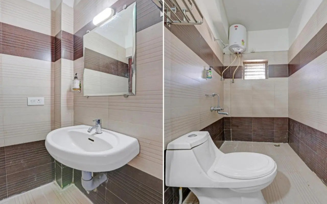 OYO 70390 Jayam Ooty Residency