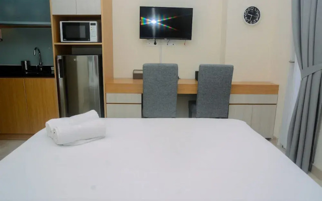 Pleasant and Simply Studio Room Menteng Park Apartment