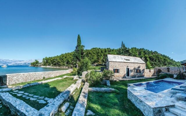 Nice Home in Postira With 2 Bedrooms, Outdoor Swimming Pool and Wifi