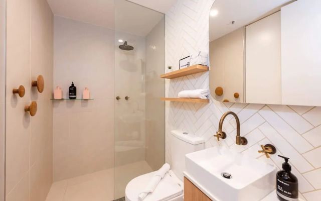 Modern 1 Bedroom Apartment in Brunswick East Near CBD