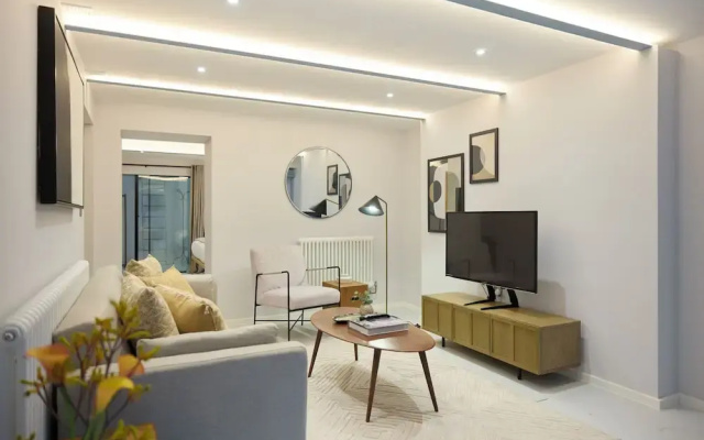 Ladbroke Grove Courtyard Apartment