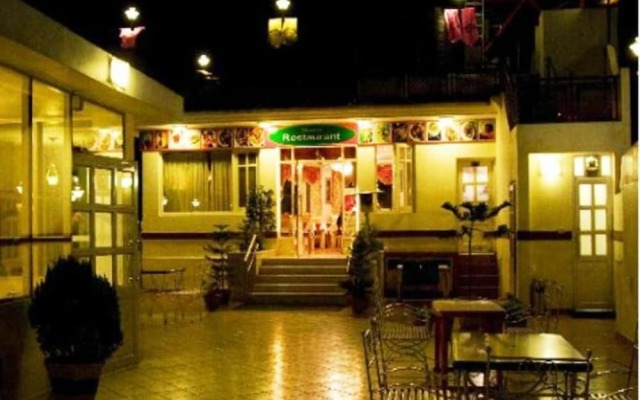 Hotel Asian Plaza Mcleodganj