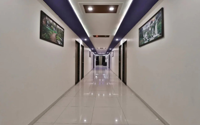 Maahi Palace By OYO Rooms