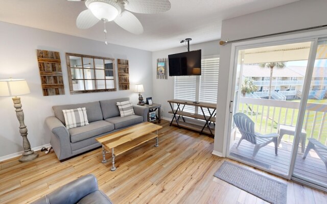 Sandpiper Cove 8236 Studio Bedroom Condo by RedAwning