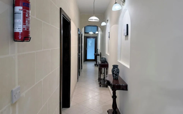 Traditional Maltese 3BD Apartment