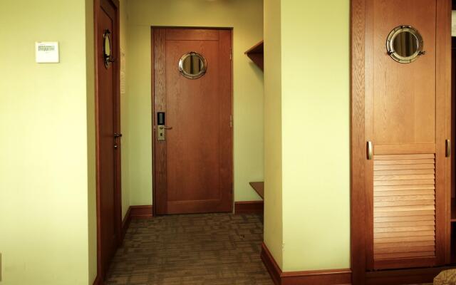 Avrora Hotel