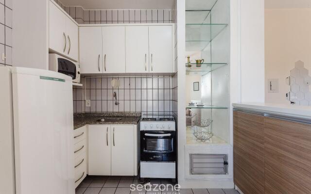 Apto em ótima localização a 100m da praia CSG305