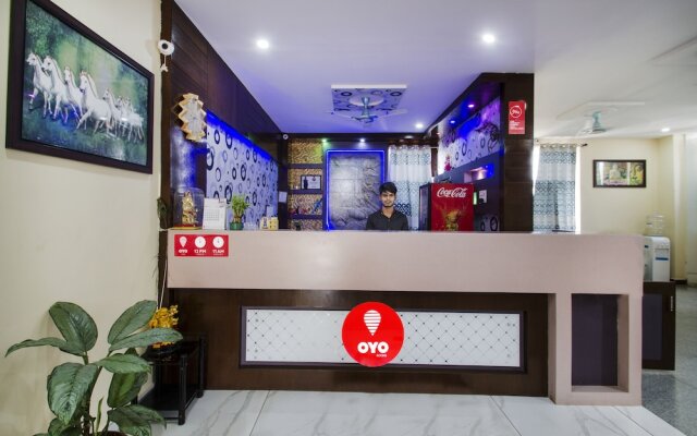 OYO 7627 Royal Plaza