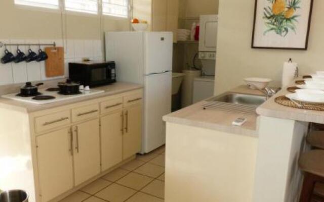 #2 Apt w/TV Netflix Wifi A/C Hot Water Laundry
