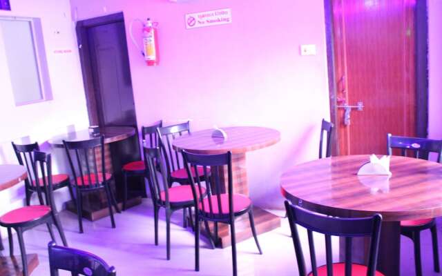 OYO 5975 Hotel SKS Goldmine