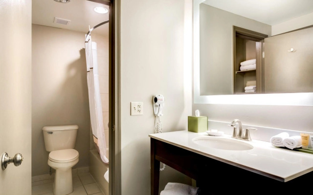 Lodge Of Four Seasons Golf Resort, Marina & Spa