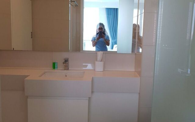 City Center Residence Deluxue Studio 713