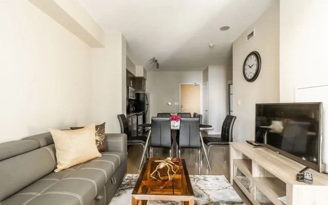 Sky View Suites - Maple Leaf Square