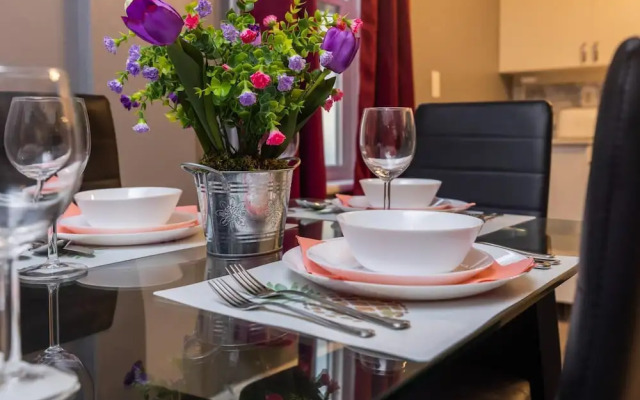 Modern 3BR Apartment With Netflix - Near Byward Market