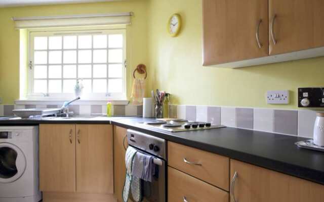 1 Bedroom Apartment By The Meadows