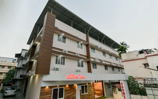 OYO 24373 Hilite Inn