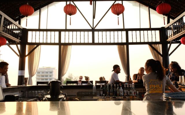 Phu House Hostel