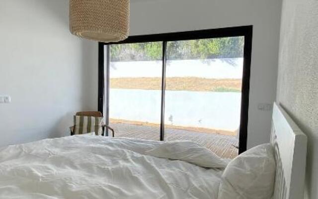 Luxury Villa with Infinity Pool