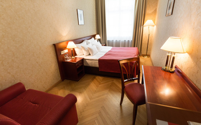 Rott Hotel